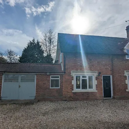 Wheelbarrow Cottage Bengeworth Exterior photo
