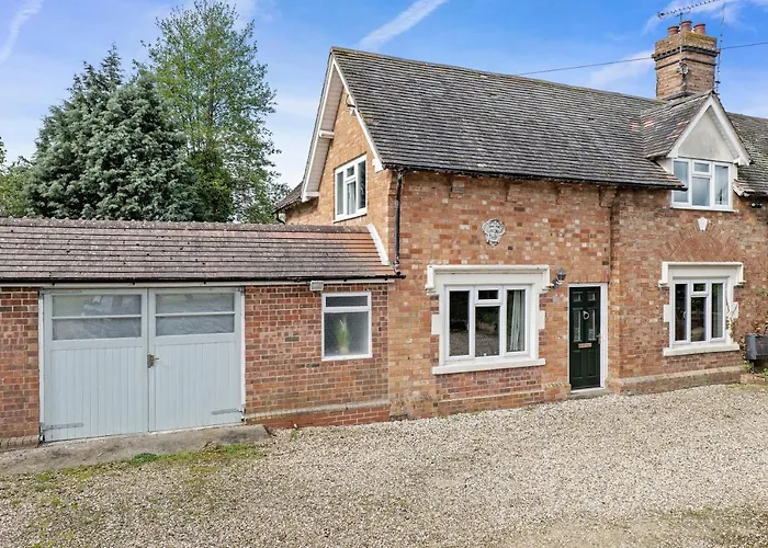 Wheelbarrow Cottage